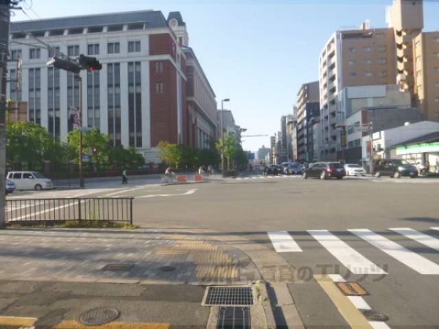 前面道路　前面道路は交差点