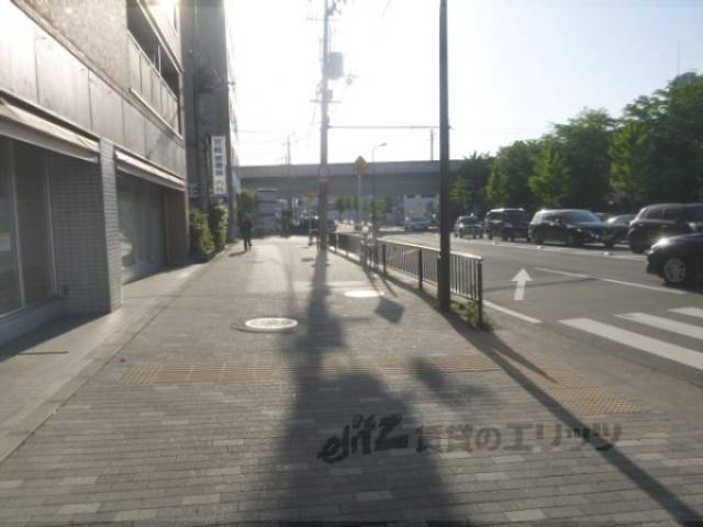 前面道路　前面の歩道です