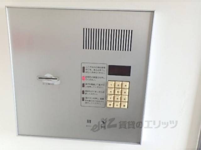 オートロック　各階にあります。