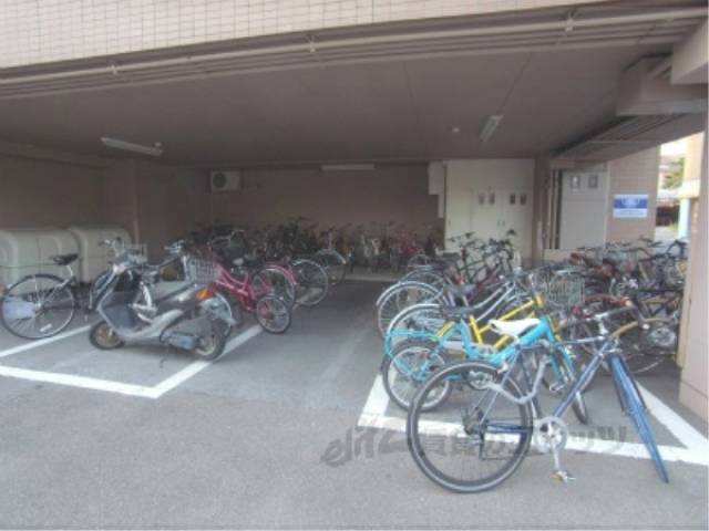 駐輪場　テナント