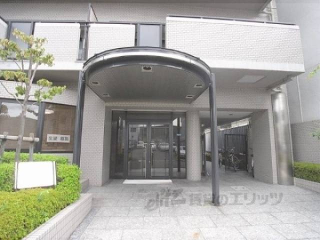 ロビー　正面玄関