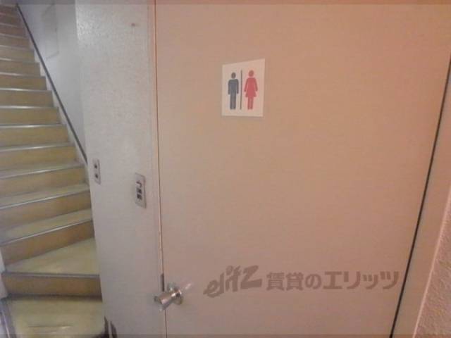共用トイレ