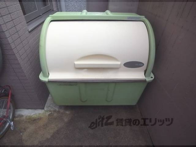 ダストボックス