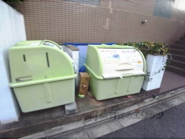 ダストボックス