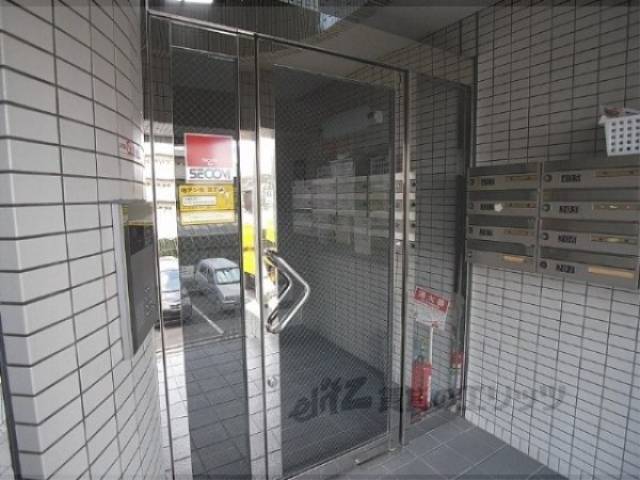 ロビー　正面入り口