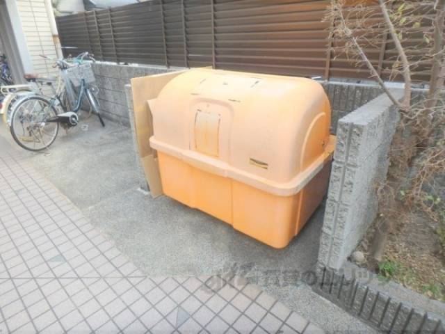 ダストボックス