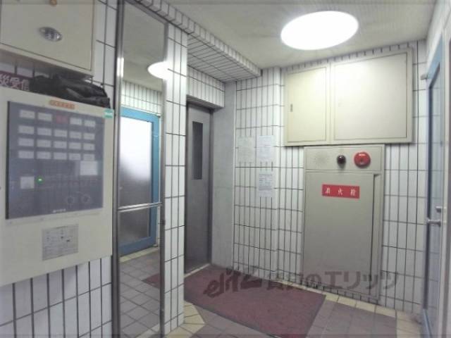 エントランス　エレベーターホール