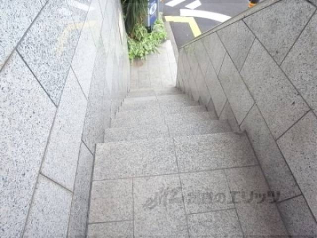 エントランス　テナント