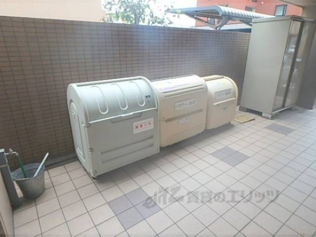 ごみ置き場