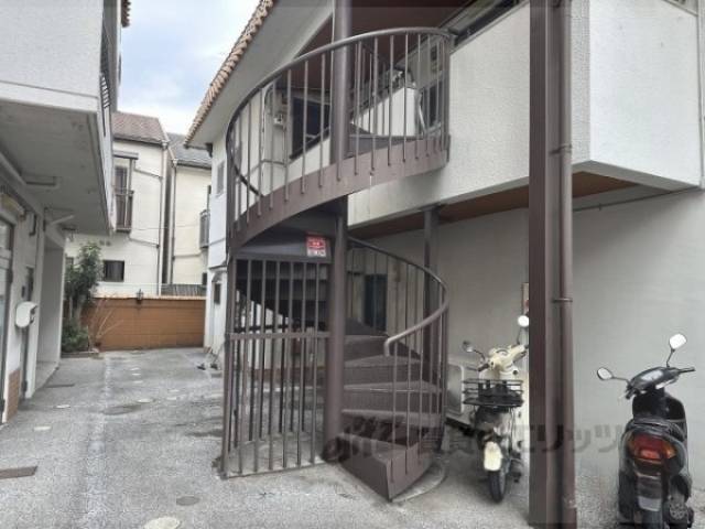 階段　Ｂ棟
