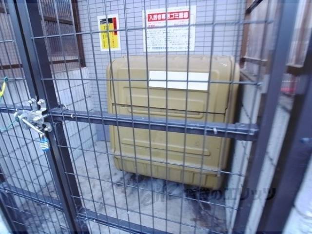 ゴミ収集ボックス