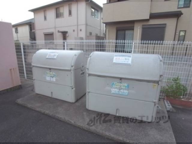 ゴミ収集ボックス