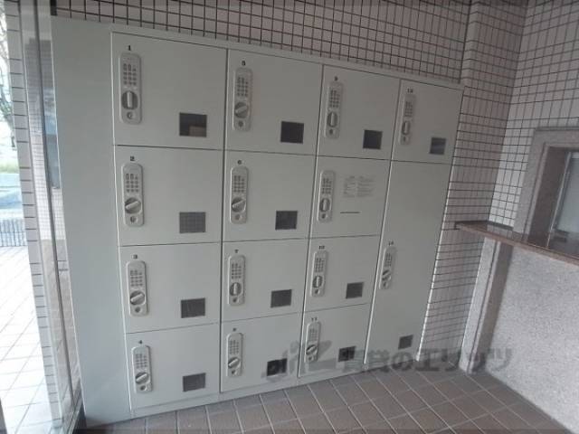 宅配ロッカー