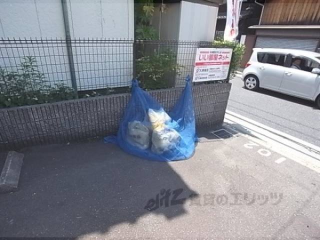 ゴミ置き場