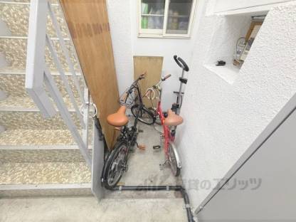 駐輪場　駐輪場？