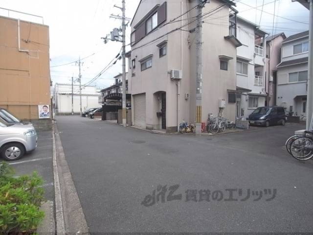 前面道路　南側