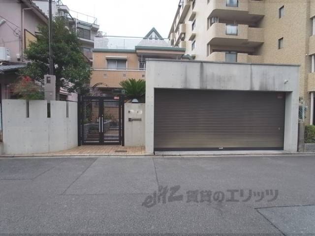 前面道路　北側