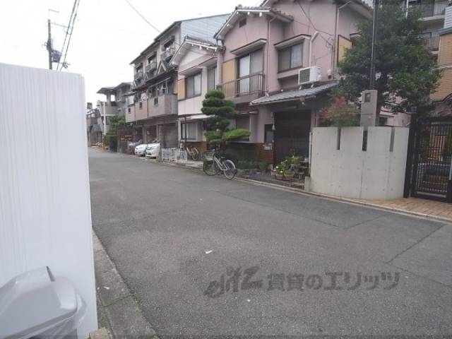 前面道路　北側