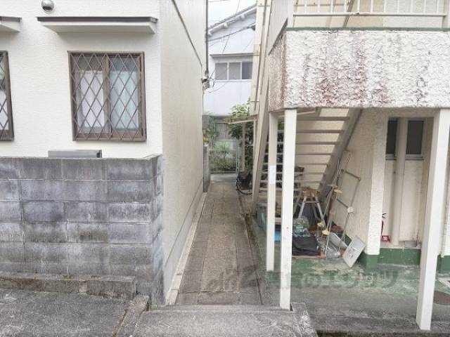 通路　東側通路
