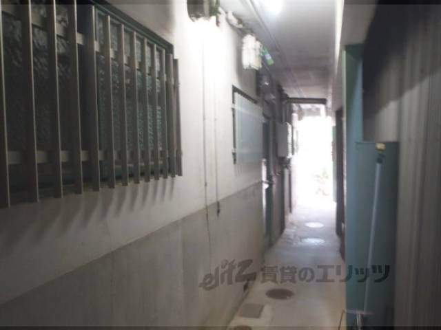 廊下　一階部分の廊下