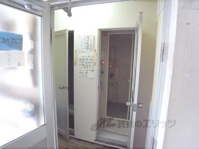 共同シャワー　1回百円、5分間