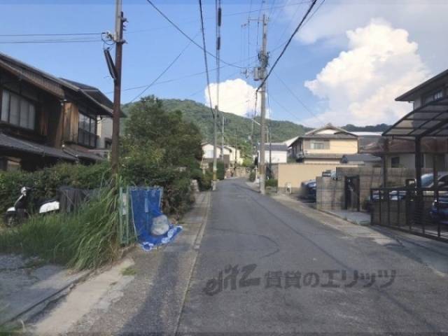 前面道路　東向き