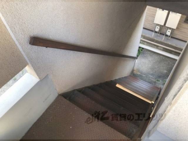 階段　二階から見た階段