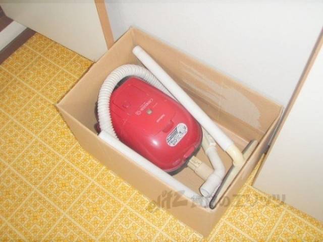 ロビー　共同の掃除機です。