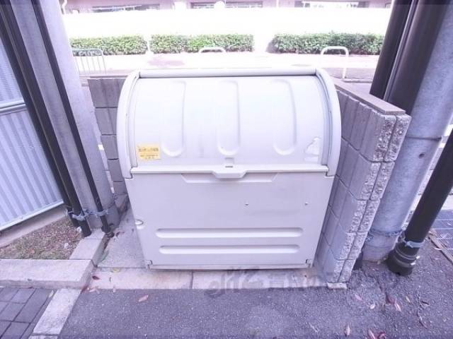 ダストボックス