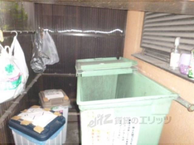 ゴミ置き場　ダストボックス