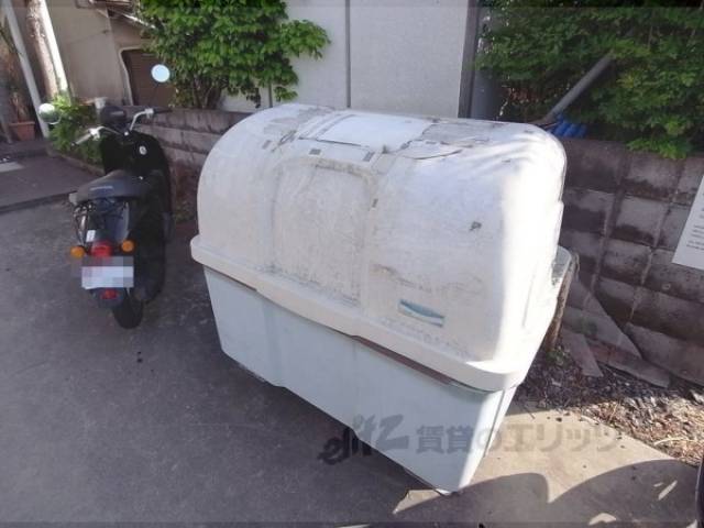 ダストボックス