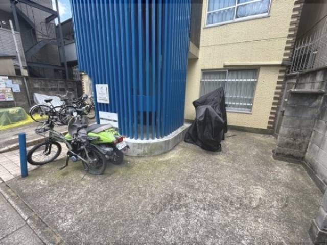 バイク置き場