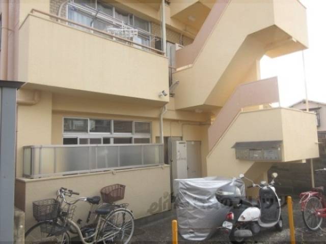 エントランス　０２号室側