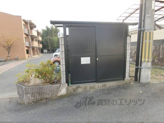 ダストボックス