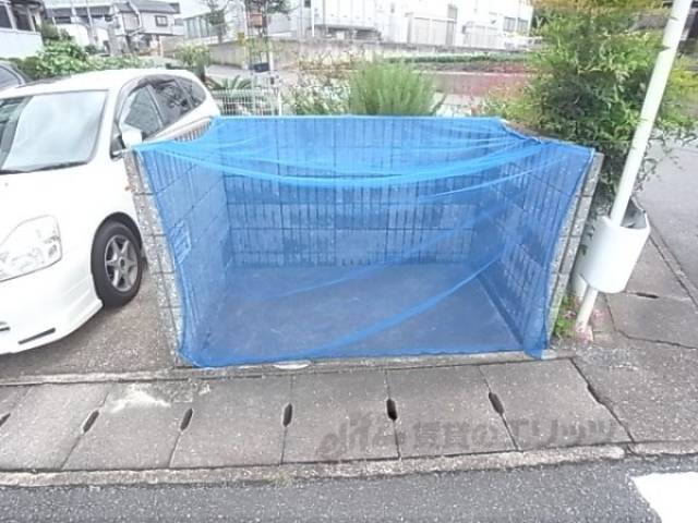 共同ゴミ捨て場