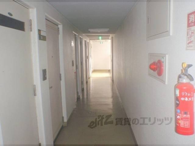廊下　廊下