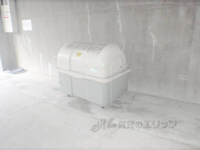 ダストボックス