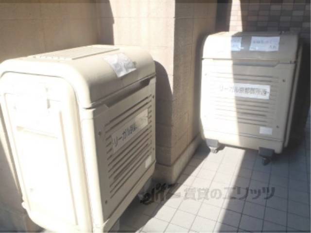 ダストボックス