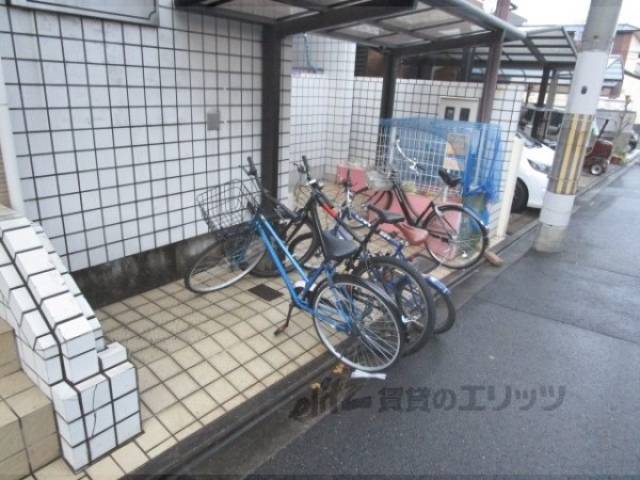駐輪場　十分な駐輪場