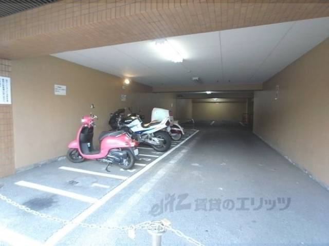 駐輪場　バイク駐輪可能