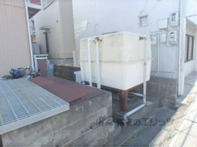 貯水タンク