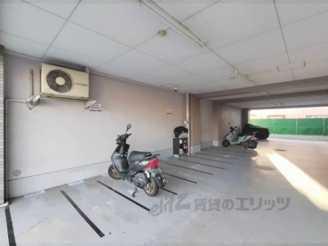 駐輪場　バイク