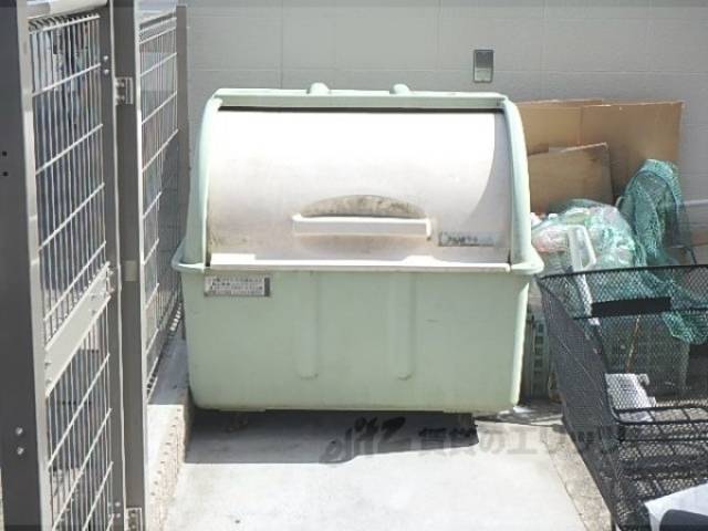 ゴミ置き場　ゴミボックス