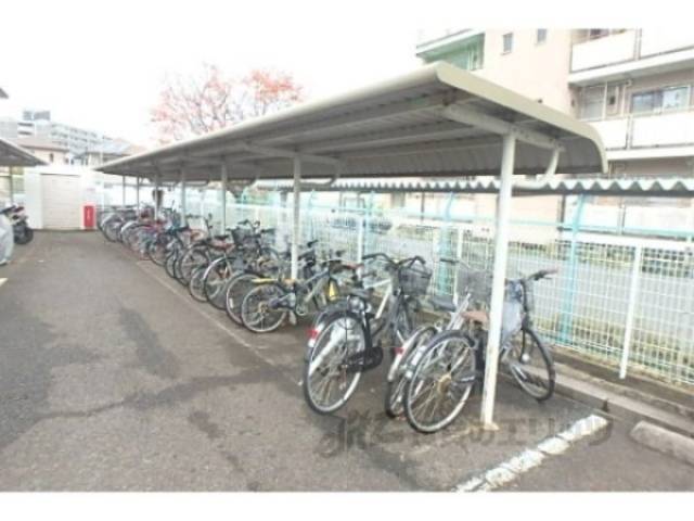 駐輪場　自転車