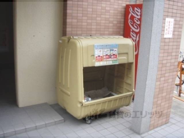 ゴミ置き場　ダストボックス