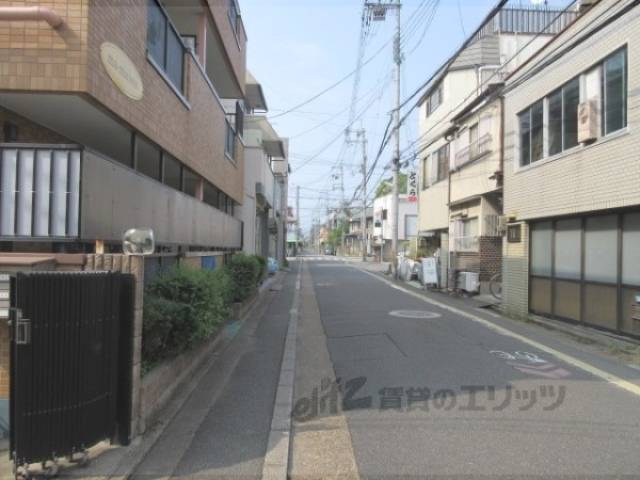前面道路　北向き