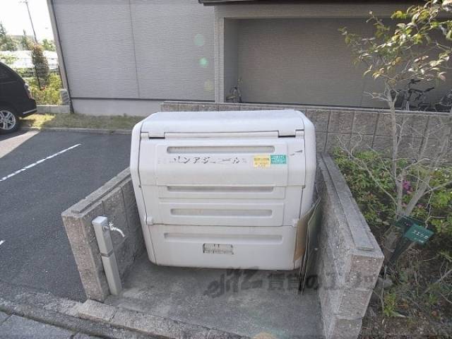 ダストボックス