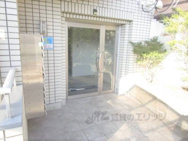 ロビー　オートロック