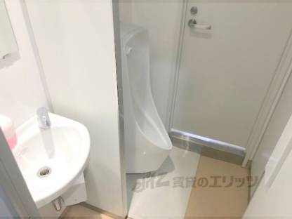 ２階共用男性トイレ