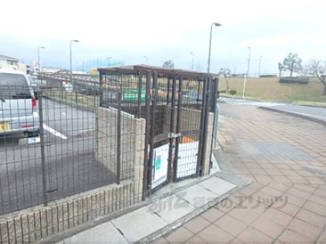 前面道路　ゴミ置き場